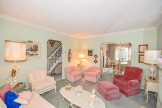 Illustration for article titled This House Hasn't Been Redecorated Since The 60s And It's For Sale